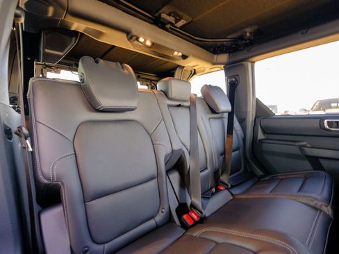 New 2025 Ford Bronco Outer Banks image 23