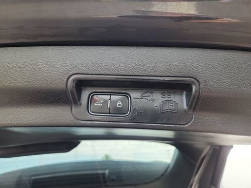 Used 2020 Ford Explorer XLT w/ Comfort Package AWD/4WD image 34