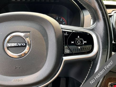 Used 2016 Volvo XC90 T6 Momentum w/ Momentum Plus Package AWD/4WD image 16