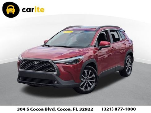 Used 2023 Toyota Corolla Cross XLE w/ Convenience Package FWD image 1