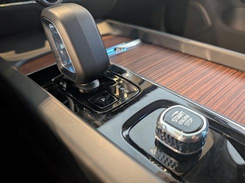 Used 2024 Volvo V60 B5 Cross Country Plus image 22