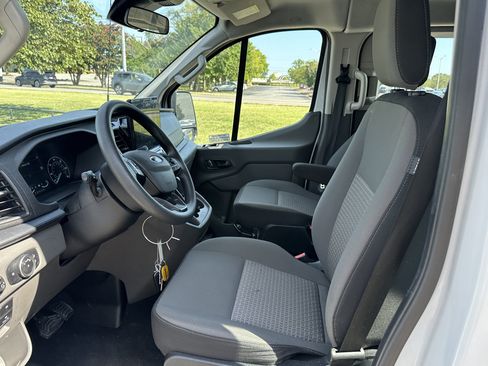 Used 2024 Ford Transit 350 XLT RWD image 17