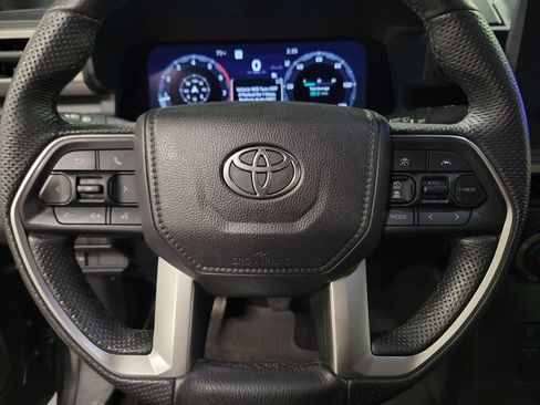 Used 2025 Toyota Tacoma TRD Off-Road AWD/4WD image 27