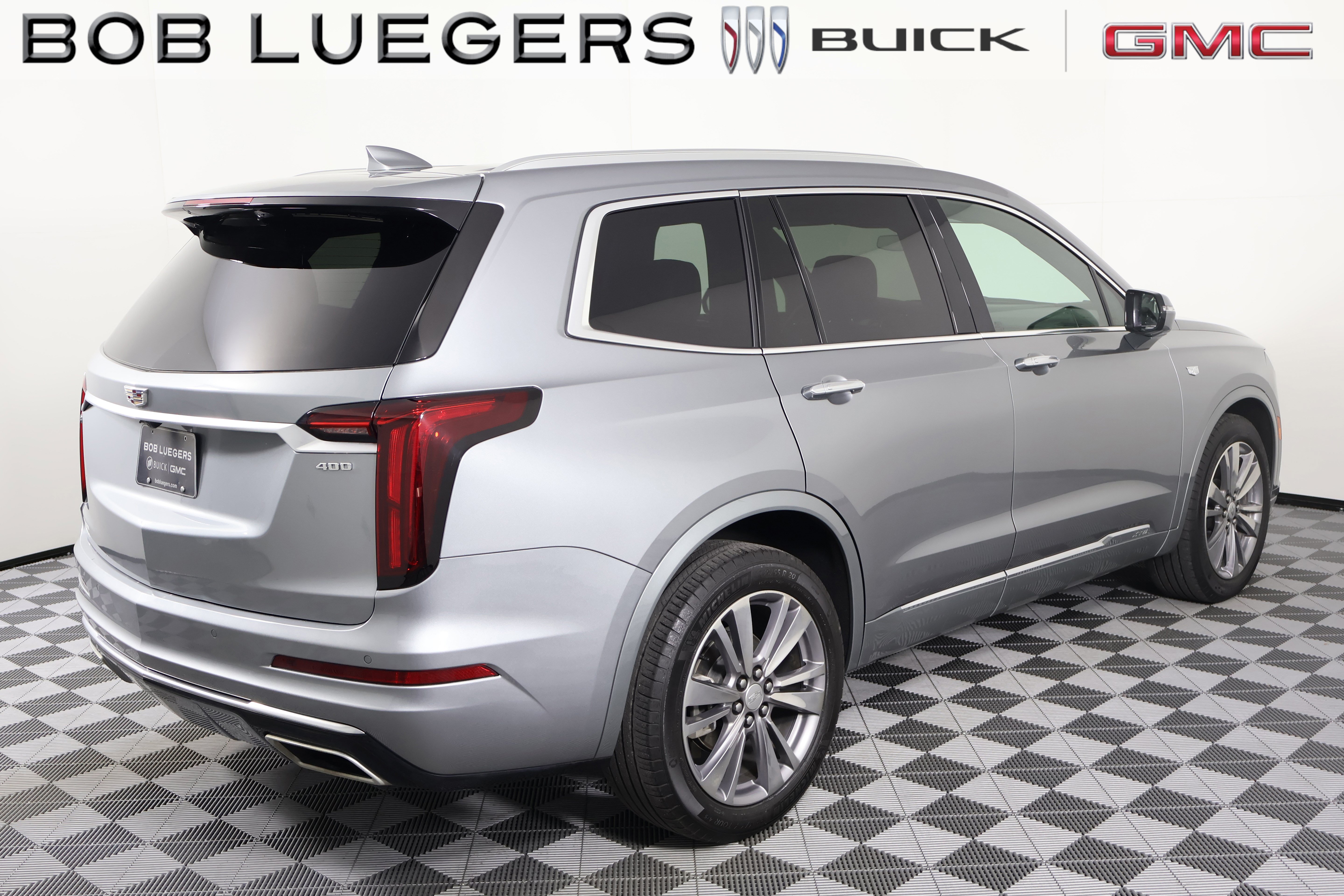 Certified 2025 Cadillac XT6 Premium Luxury FWD image 6