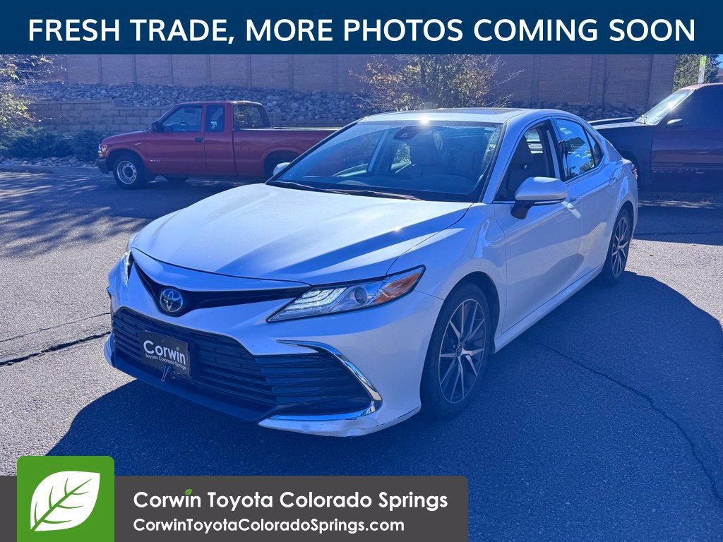 Used 2024 Toyota Camry XLE w/ Navigation Package FWD image 3