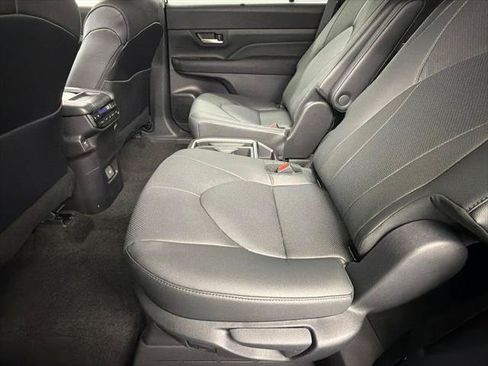 Certified 2026 Toyota Grand Highlander AWD image 40