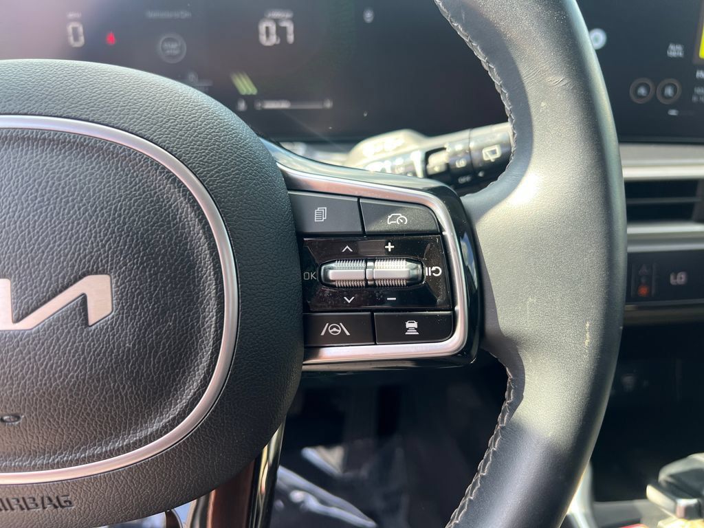 Certified 2024 Kia Sorento S w/ Panoramic Sunroof Package FWD image 18