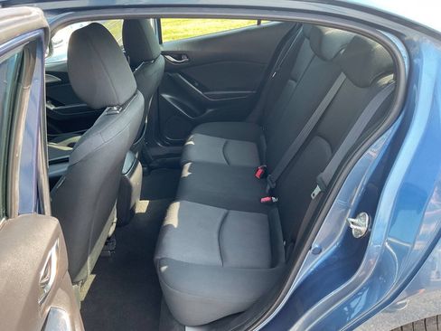 Used 2018 MAZDA MAZDA3 Sport FWD image 19