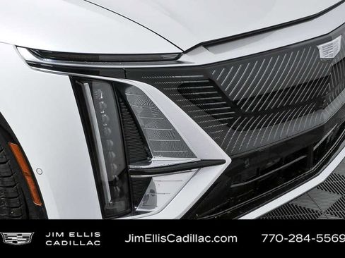 Used 2025 Cadillac Lyriq Luxury w/ LPO, Floor Liner Package AWD/4WD image 36