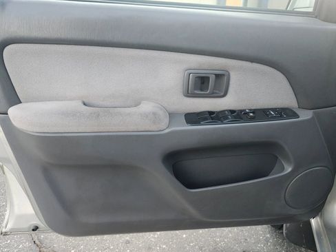 Used 2002 Toyota 4Runner SR5 RWD image 10