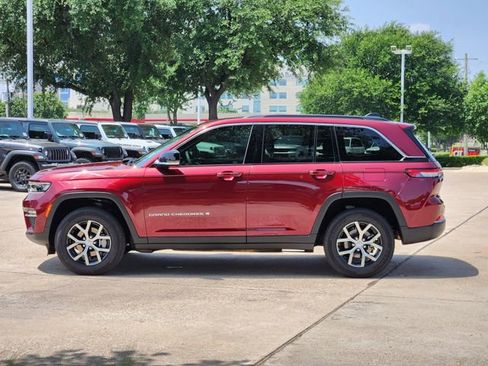 Certified 2025 Jeep Grand Cherokee Limited AWD/4WD image 4
