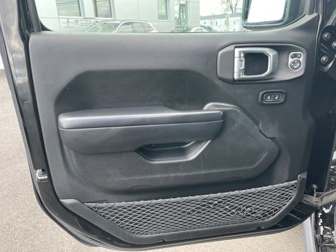 Used 2019 Jeep Wrangler Unlimited Sport S image 27