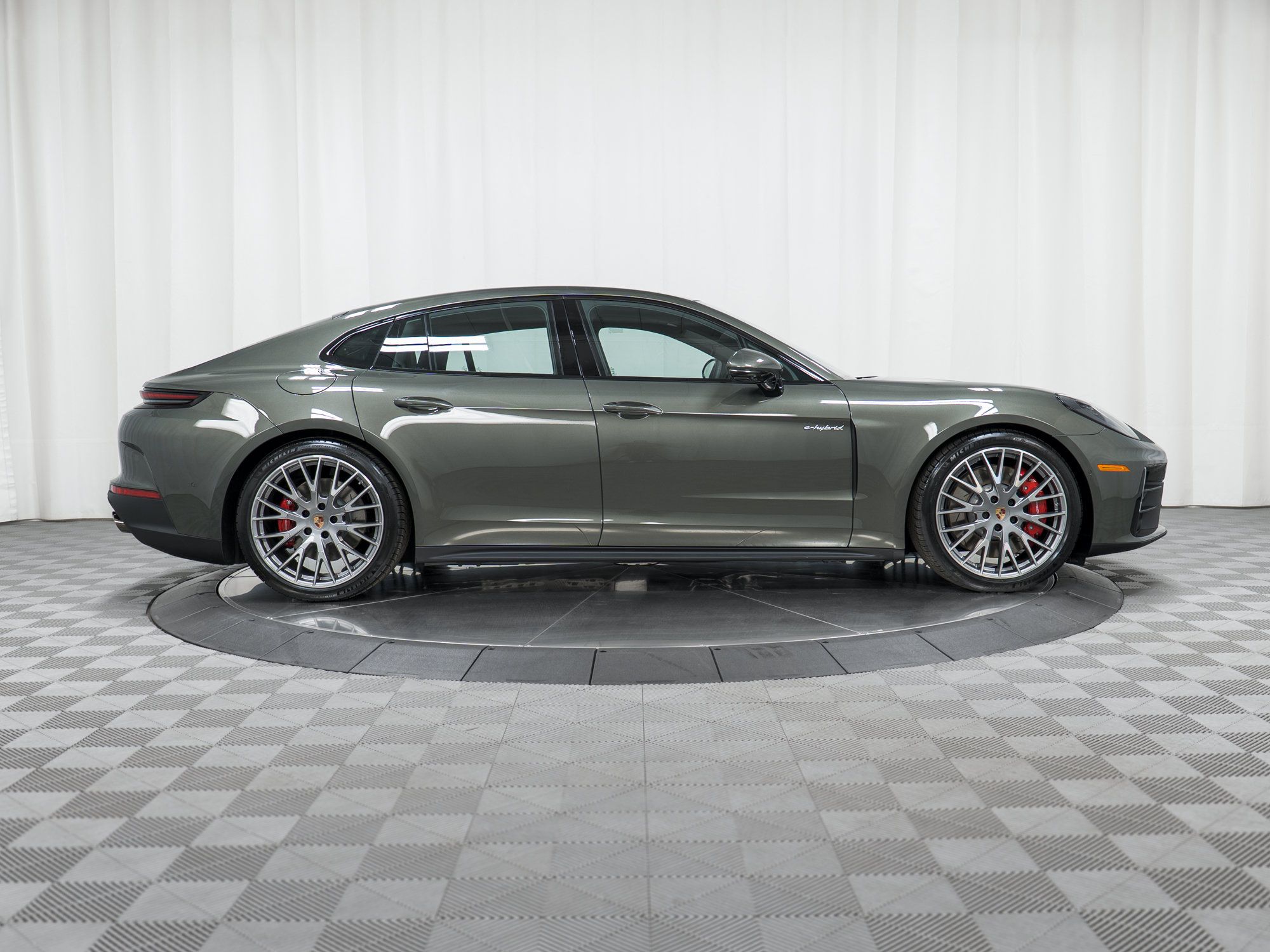 Used 2026 Porsche Panamera 4S AWD/4WD image 8