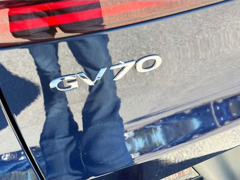 Used 2025 Genesis GV70 2.5T w/ Advanced Package image 11