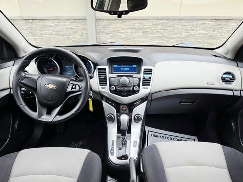 Used 2014 Chevrolet Cruze LS FWD image 13