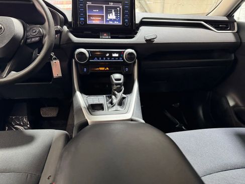 Used 2019 Toyota RAV4 LE w/ All Weather Liner Package AWD/4WD image 17