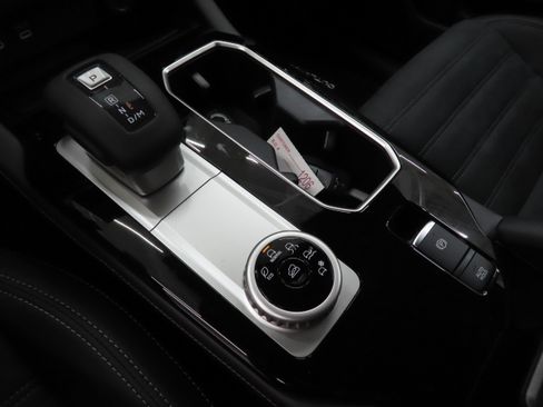 New 2026 Mitsubishi Outlander LE image 15