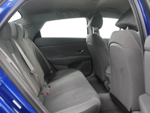 Used 2025 Hyundai Elantra Sport FWD image 12