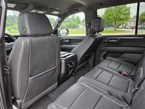 Used 2025 Chevrolet Tahoe Z71 AWD/4WD image 35
