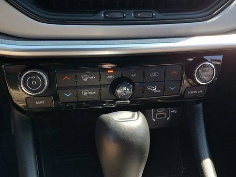 Used 2025 Jeep Compass Limited AWD/4WD image 16