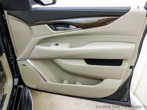 Used 2018 Cadillac Escalade Premium Luxury image 25