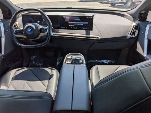 Used 2025 BMW iX xDrive50 AWD/4WD image 26