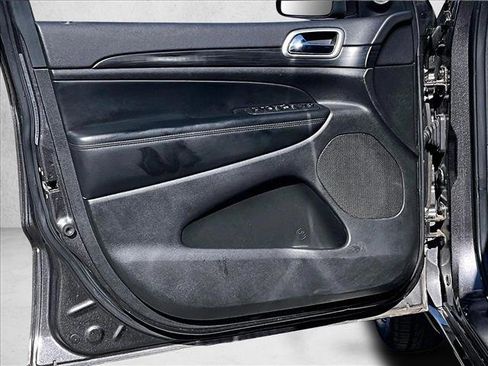 Used 2020 Jeep Grand Cherokee Altitude image 17