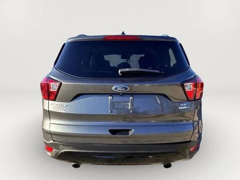Used 2019 Ford Escape SE image 3