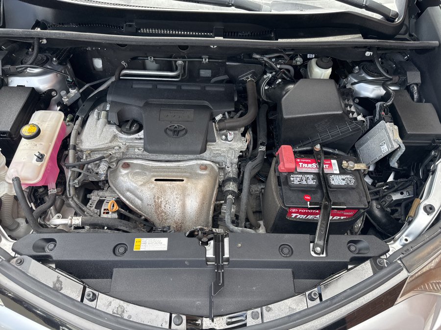 Used 2018 Toyota RAV4 XLE AWD/4WD image 34