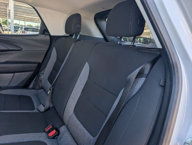 Used 2025 Chevrolet TrailBlazer LT FWD image 25