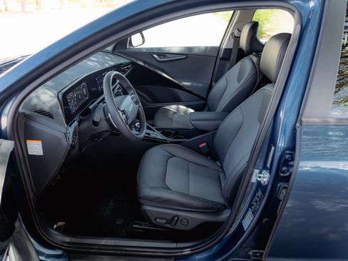 Used 2023 Kia Niro Wind FWD image 35