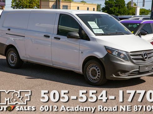 Used 2020 Mercedes-Benz Metris image 1