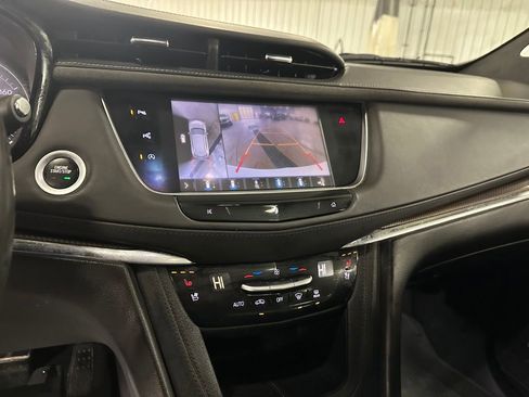 Used 2020 Cadillac XT5 Premium Luxury image 17