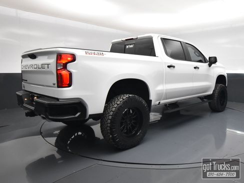 Used 2022 Chevrolet Silverado 1500 LT Trail Boss w/ LT Trail Boss Premium Package AWD/4WD image 48