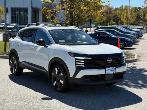 New 2026 Nissan Kicks SR w/ SR Premium Package image 3