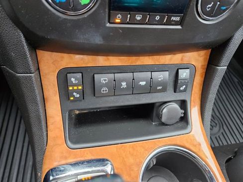 Used 2008 Buick Enclave CXL w/ Entertainment Package #3 image 29