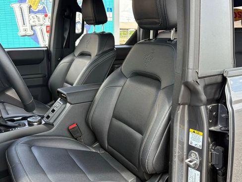 Used 2025 Ford Bronco Badlands AWD/4WD image 9