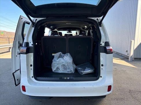 New 2025 Volkswagen ID. Buzz Pro S image 7