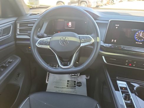 Used 2024 Volkswagen Atlas Cross Sport SEL Premium R-Line image 24