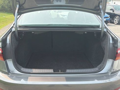 Used 2019 Volkswagen Jetta SE FWD image 25