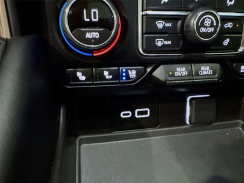 Used 2024 Chevrolet Tahoe High Country w/ Advanced Technology Package AWD/4WD image 12
