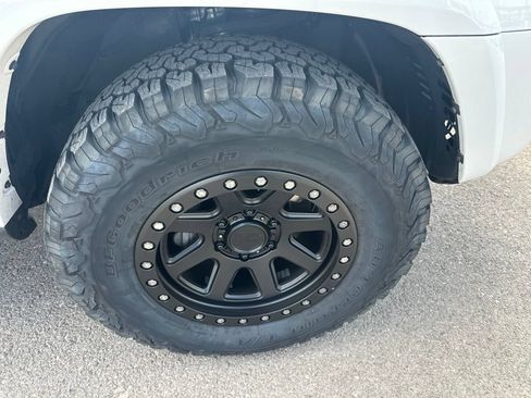 Used 2021 Toyota 4Runner TRD Off-Road Premium w/ Moonroof Package AWD/4WD image 12