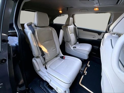 Used 2025 Honda Odyssey Touring image 19