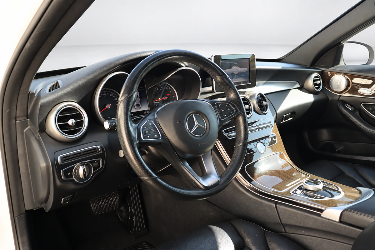 Used 2018 Mercedes-Benz C 300 4MATIC Sedan w/ Premium Package image 26