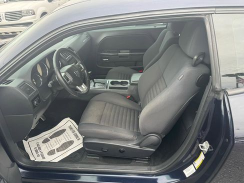 Used 2012 Dodge Challenger R/T image 10