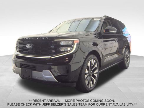 Used 2025 Ford Expedition Platinum w/ Driver's Package AWD/4WD image 1
