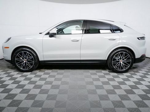 Certified 2026 Porsche Cayenne Coupe AWD/4WD image 2