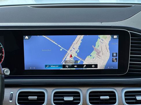 Used 2021 Mercedes-Benz GLS 450 4MATIC image 21