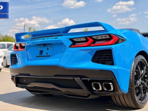 Used 2021 Chevrolet Corvette Stingray Premium Conv w/ Z51 Performance Package RWD image 7