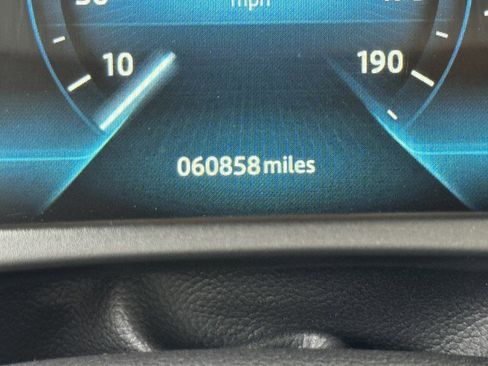 Used 2018 Jaguar XE S image 10